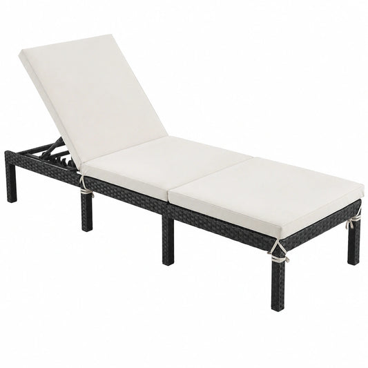 Lettino Prendisole in Rattan Sintetico con Materasso Morbido 5 cm, Schienale Regolabile, Portata 150 kg, Ideale per Giardino e Terrazzo, Beige